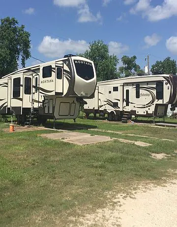 Flag City RV & Mobile Home Village Picture 1