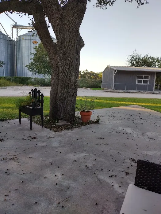 Fivecoats Rv Park Picture 1