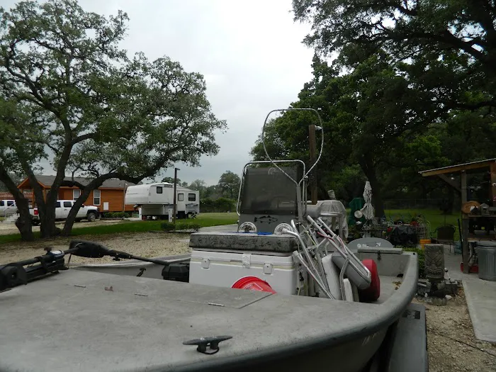 Fivecoats Rv Park Picture 4