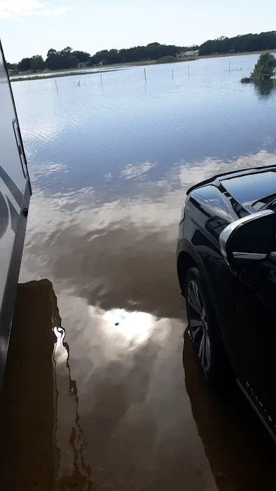 Cinch RV Park Picture 1