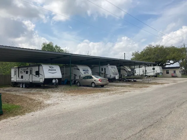 Oak Tree RV Park Picture 1