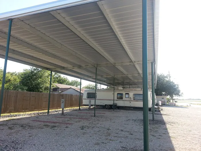 Oak Tree RV Park Picture 3