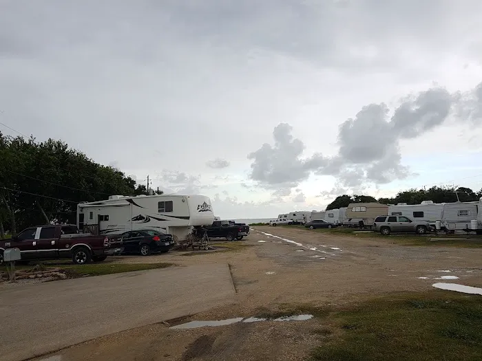 Lonestar RV Park Picture 6
