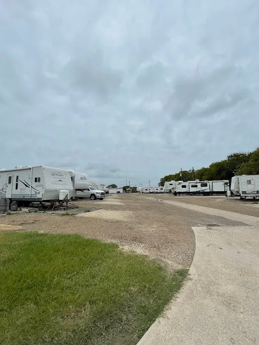 Lonestar RV Park Picture 8