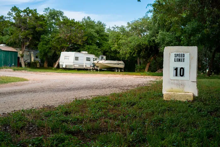 Lake & Hills RV Park Picture 3