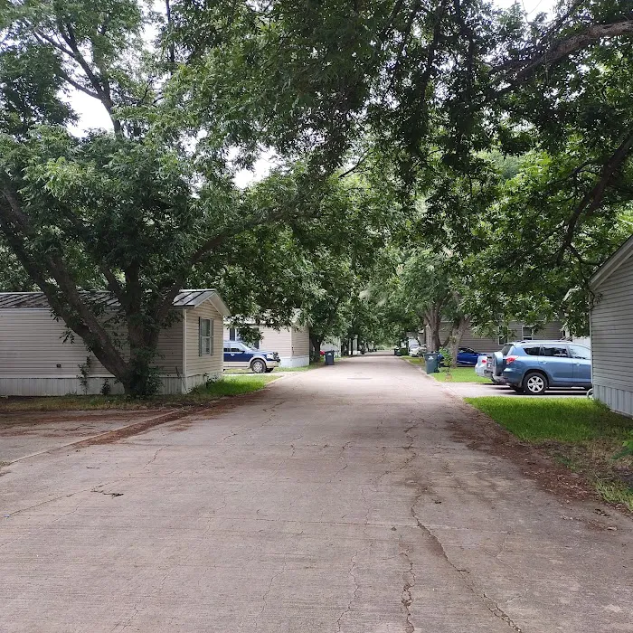 Pecan Plantation Mobile Home Picture 10