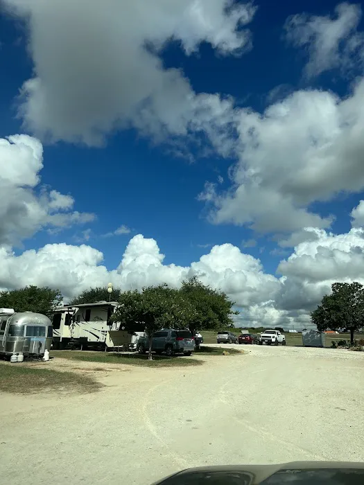 Patriot RV Park - Seguin Picture 3