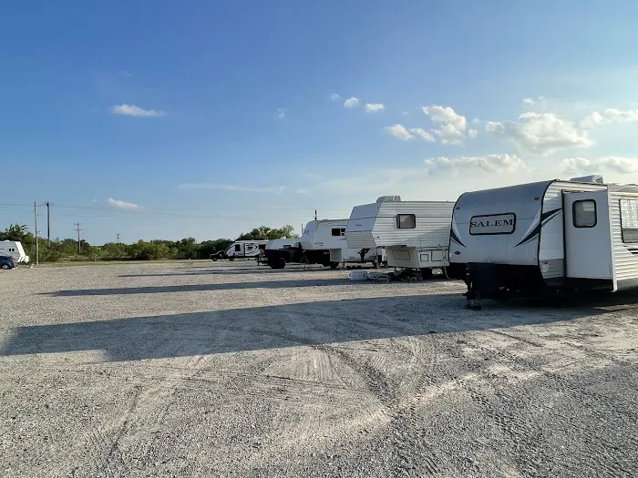 Gone Bananas RV Park Picture 3