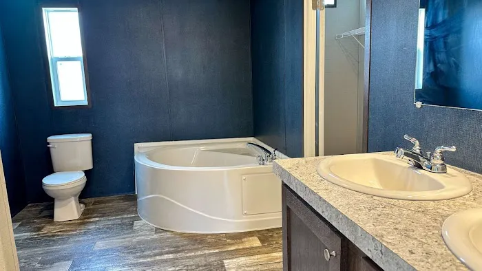 Creeks Crossing Picture 6