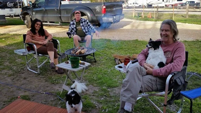 Pecan Park Riverside RV Park Picture 2