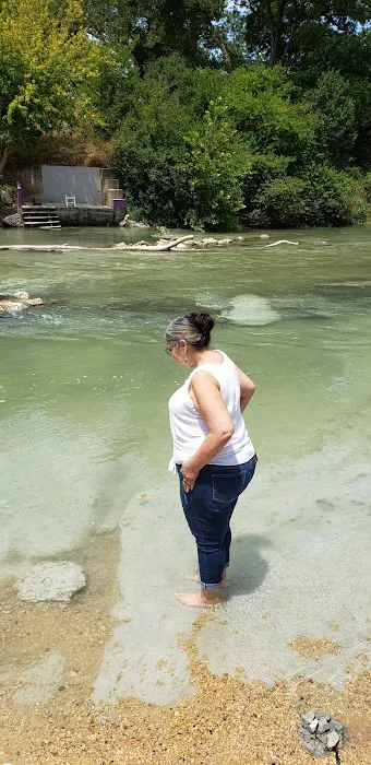 Blind Salamander RV Park Picture 2