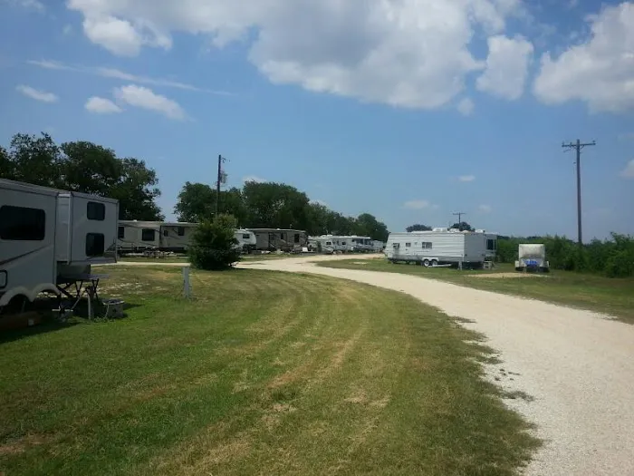 Blind Salamander RV Park Picture 5