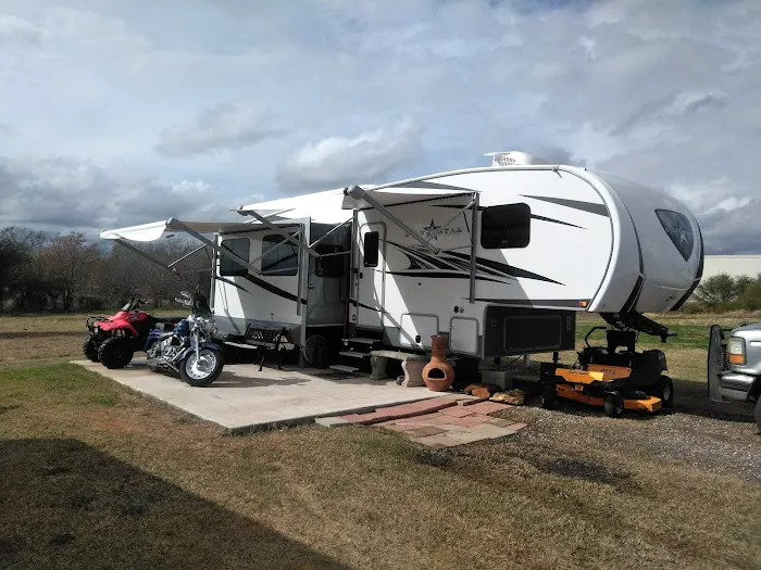 Lazy J RV Park Picture 3