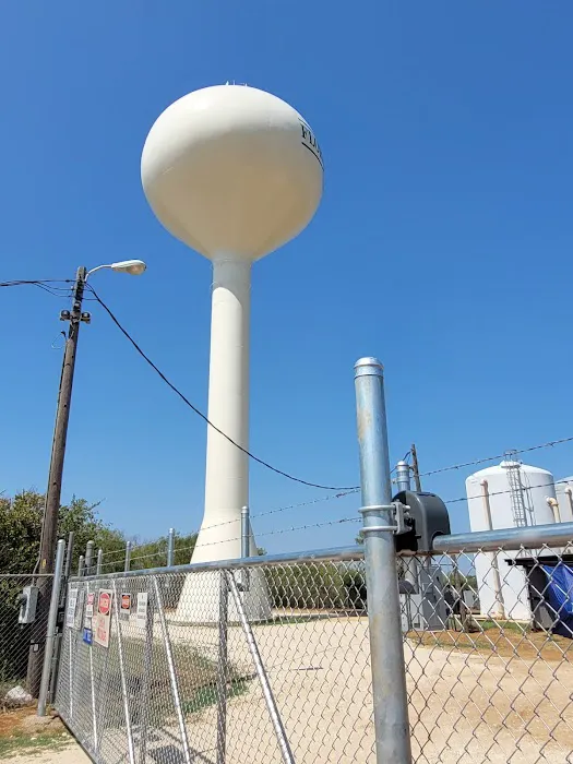 5 L RV Park Picture 2