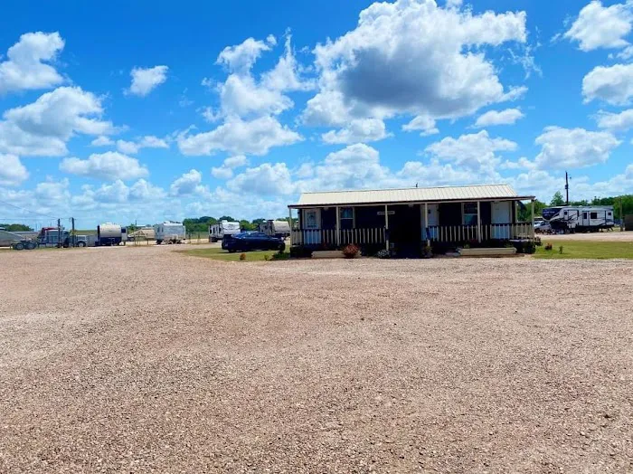 A&A RV PARK Picture 4