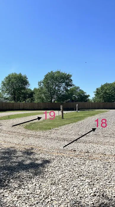 L’Lees rv park and paddocks Picture 1