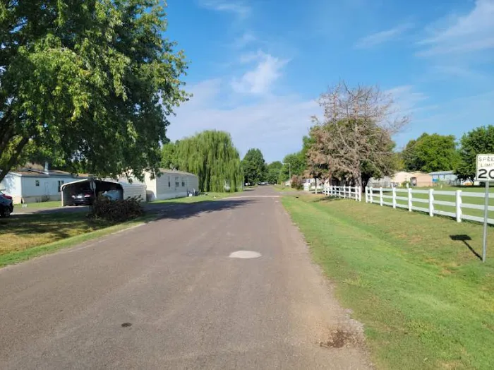 Lexington Village Picture 6