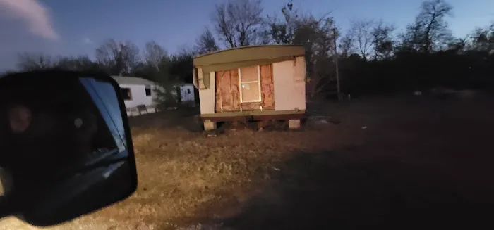 Old Town Mobile Home and RV Park Picture 3