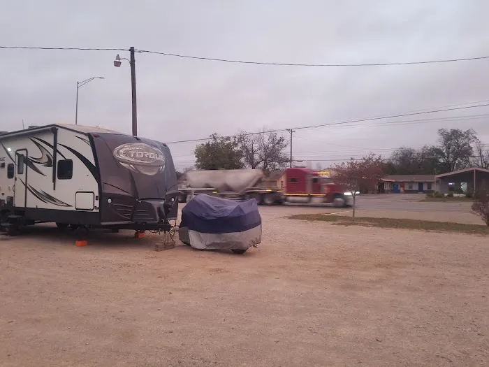 Harlowe's RV Park Picture 1
