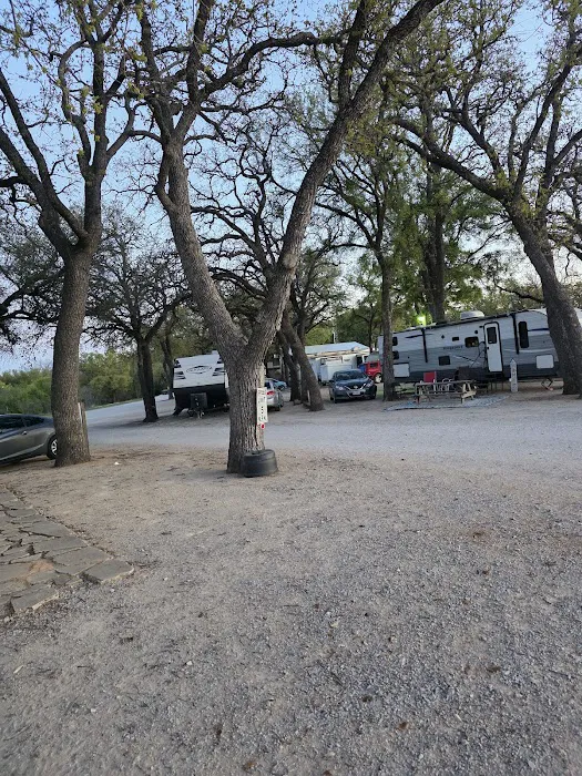 Harlowe's RV Park Picture 8