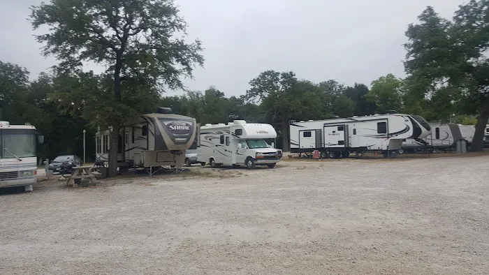 Shady Oaks RV Park Picture 3