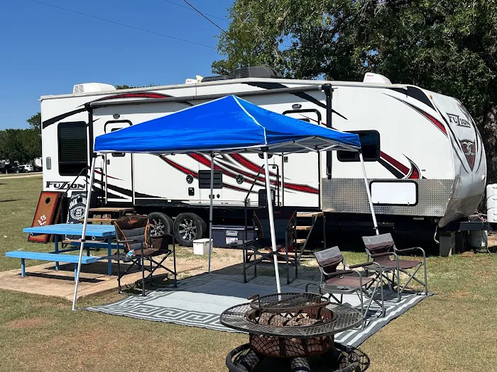 Sandy Beach RV Park Picture 10