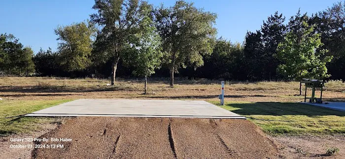 LBJ Property Rental R.V. Park Picture 9