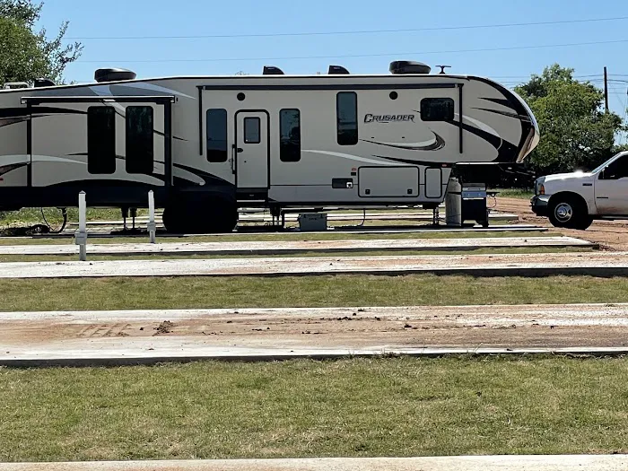 LBJ Property Rental R.V. Park Picture 8