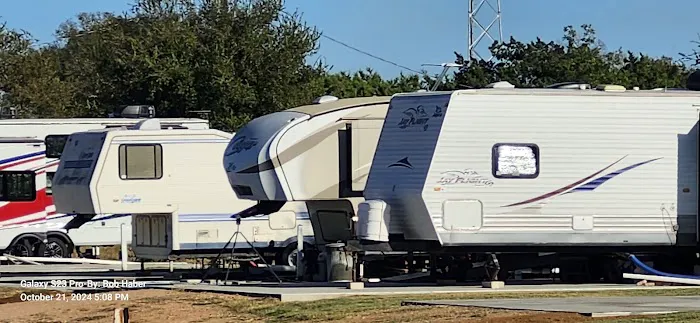 LBJ Property Rental R.V. Park Picture 2