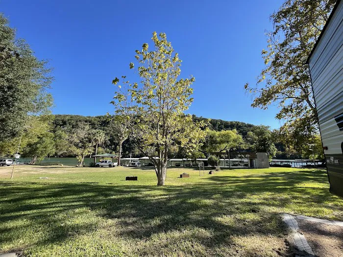 Riverbend RV Park / Lake Austin Picture 4