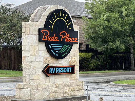 Buda Place RV Resort Picture 10