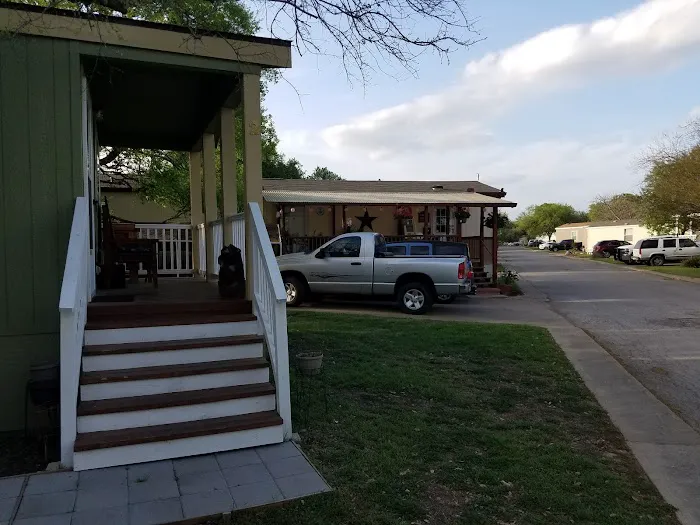 Forest Oaks Village Picture 8