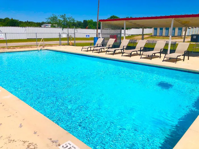 Campers Paradise RV Park Picture 2