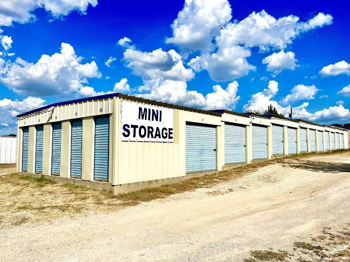 Campers Paradise RV Park Picture 3