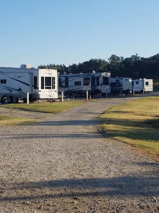 The Oak RV Park & Campground Picture 1