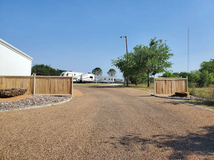 Back Forty RV Park Picture 5