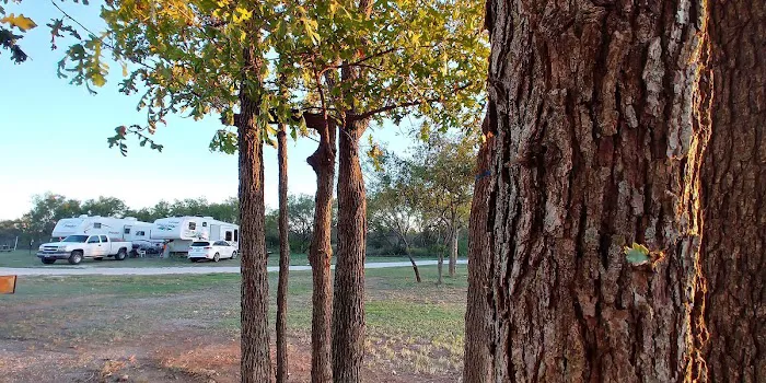 Finis Road RV Park Picture 6