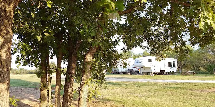 Finis Road RV Park Picture 8