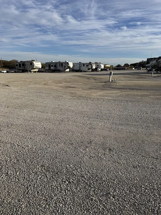 C&W RV Park Picture 5