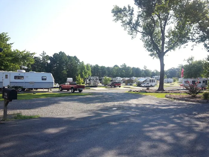 Clinton RV Park Picture 7