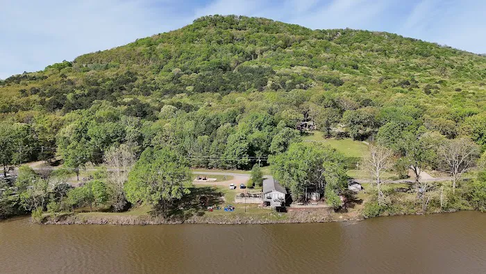 B & G RV Park & Rentals Picture 9