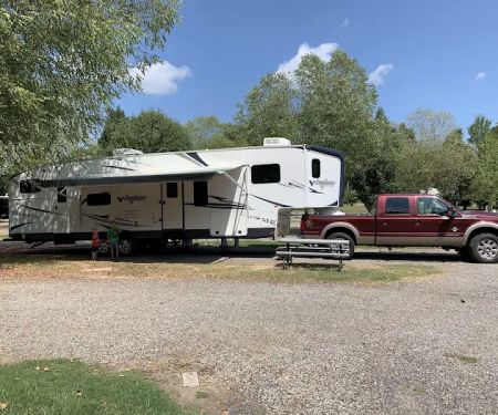 Ivy's Cove RV Retreat