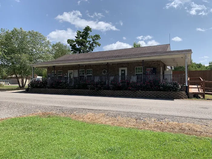 Ivy's Cove RV Retreat Picture 3