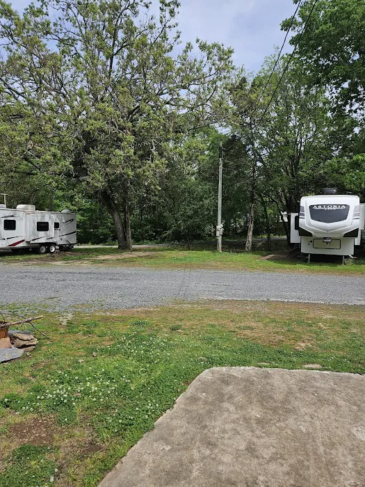 Happy Holiday RV Park Picture 4