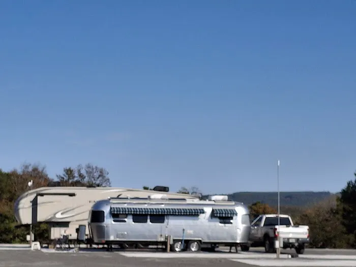 Dew Drop In RV Park Picture 5