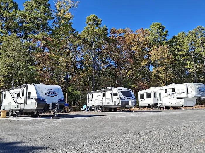 Dew Drop In RV Park Picture 9