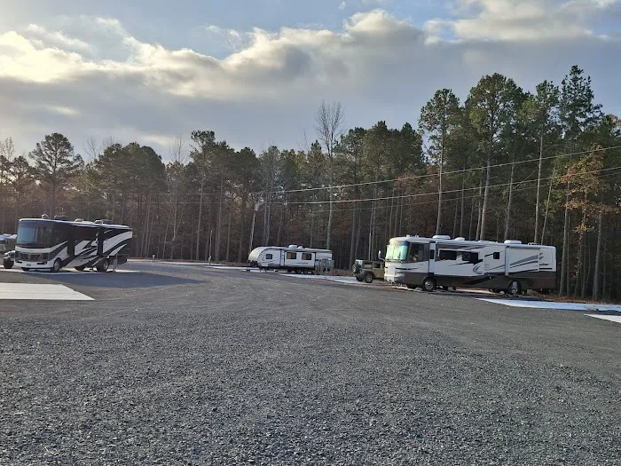 Dew Drop In RV Park Picture 8