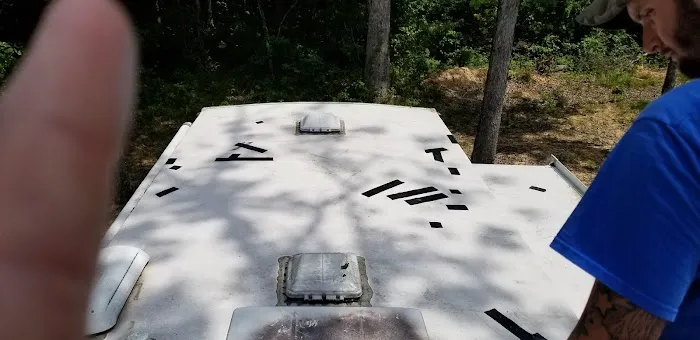 Cherokee RV Hideaway Picture 6