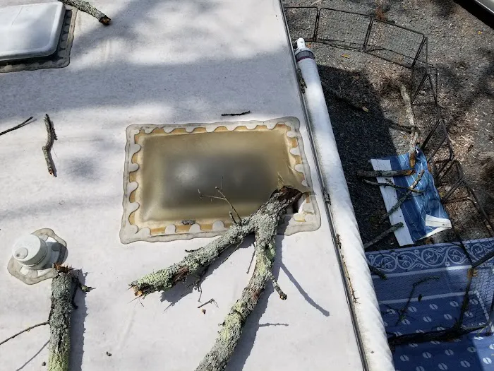 Cherokee RV Hideaway Picture 8