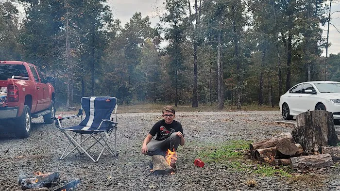 Cherokee RV Hideaway Picture 4